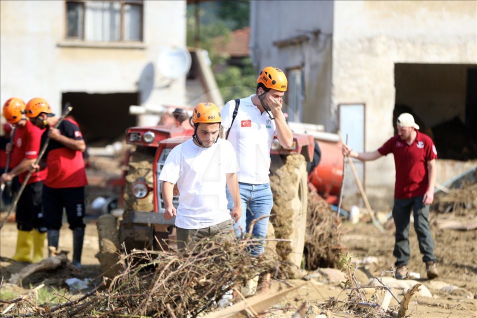 Düzce'deki su baskını ve toprak kayması