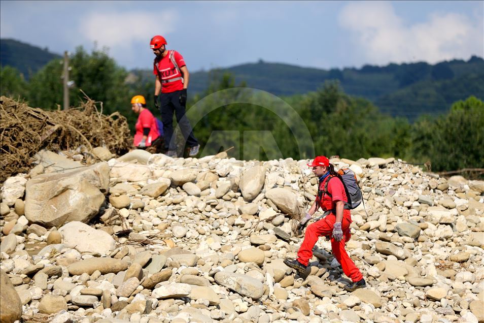 Düzce'deki su baskını ve toprak kayması
