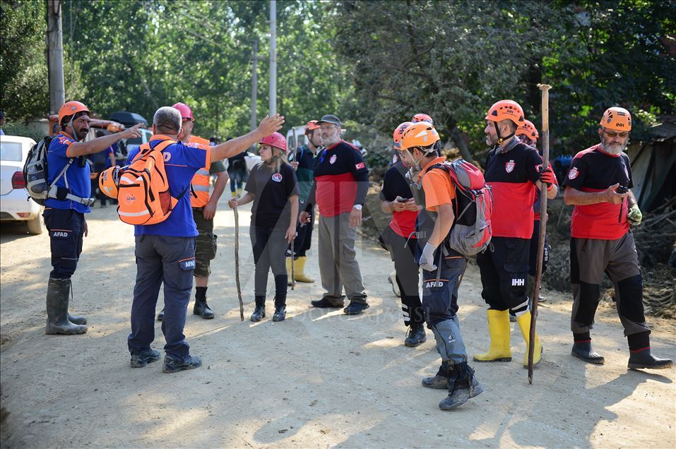 Düzce'deki su baskını ve toprak kayması