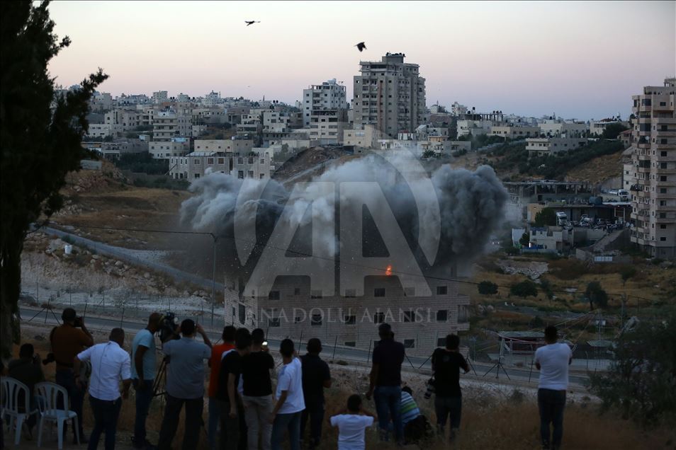 إسرائيل تفجر بناية سكنية في القدس