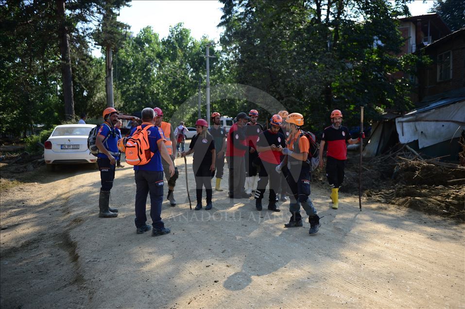Düzce'deki su baskını ve toprak kayması