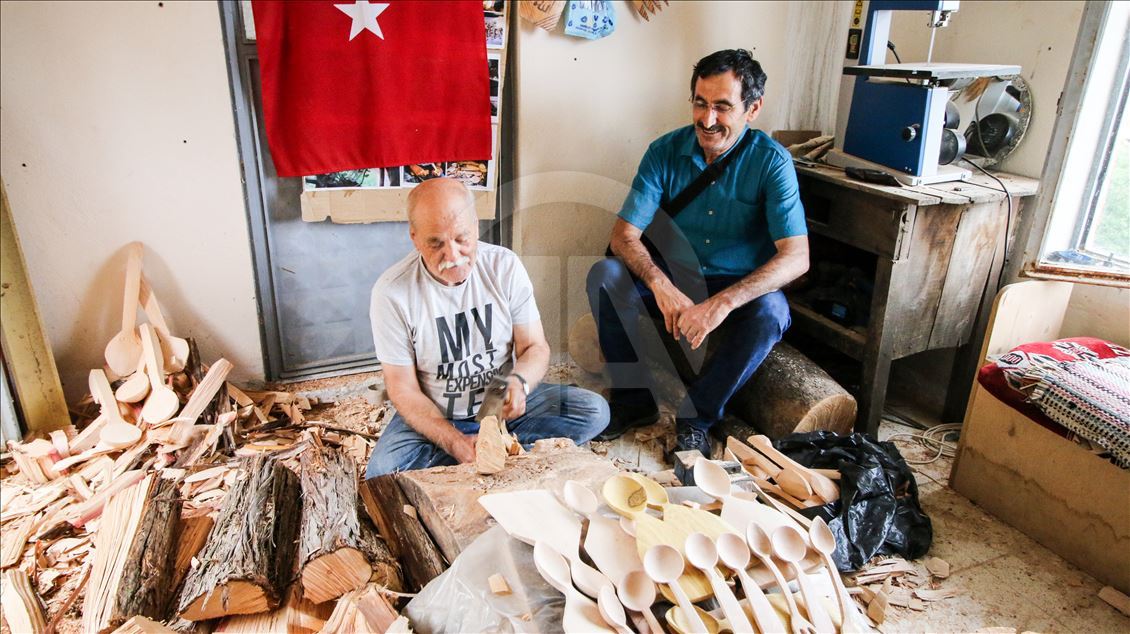 المعالق الخشبية التركية.. عبق التراث 
