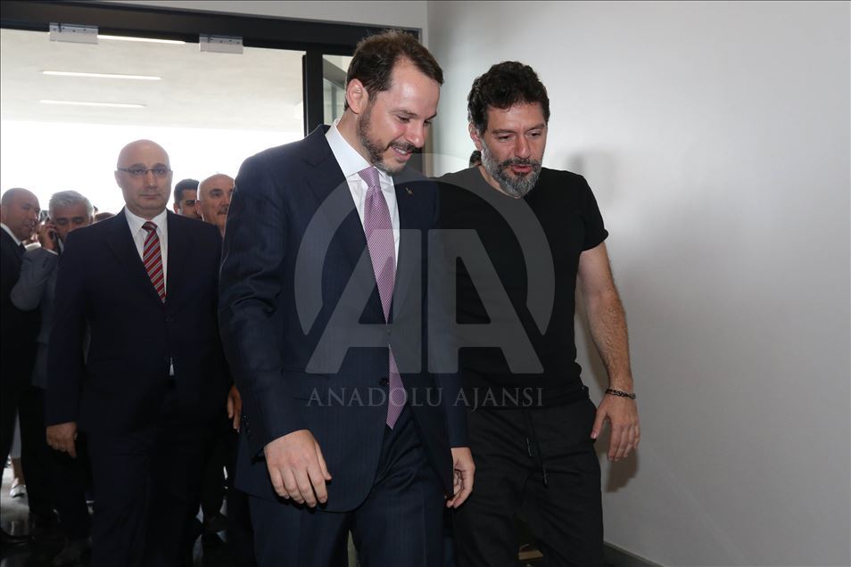 Ish-zv/drejtori i Halkbank, Atilla, mbërrin në Stamboll
