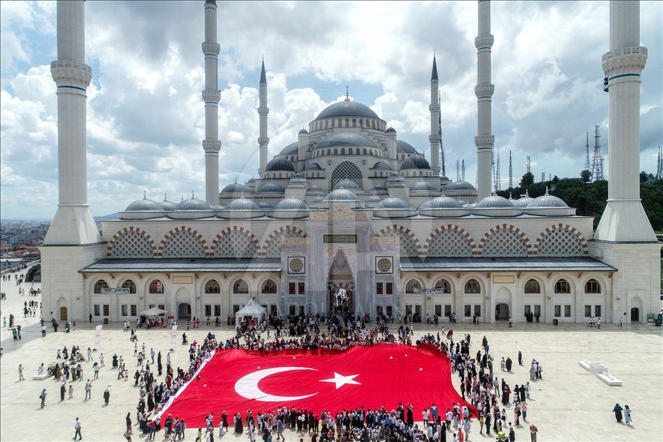 Büyük Çamlıca Camisi'nde Yaz Kuran Kursu Şenliği