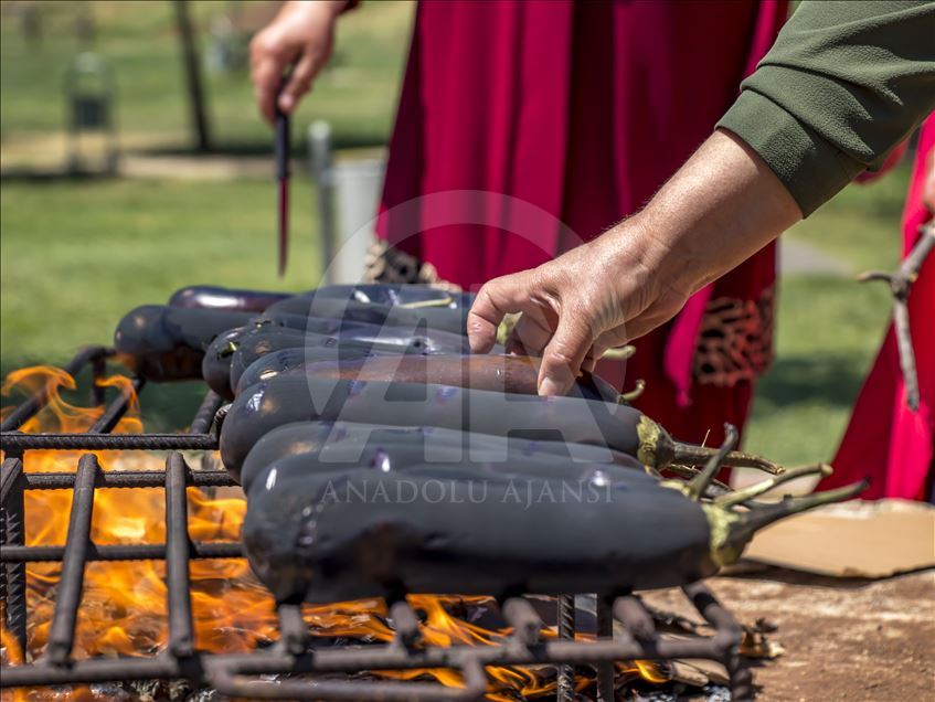 Diyarbakır'da mangal ateşleri "babaganuç" için yanmaya başladı