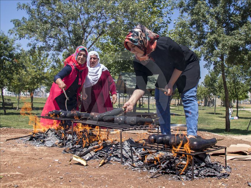 Diyarbakır'da mangal ateşleri "babaganuç" için yanmaya başladı