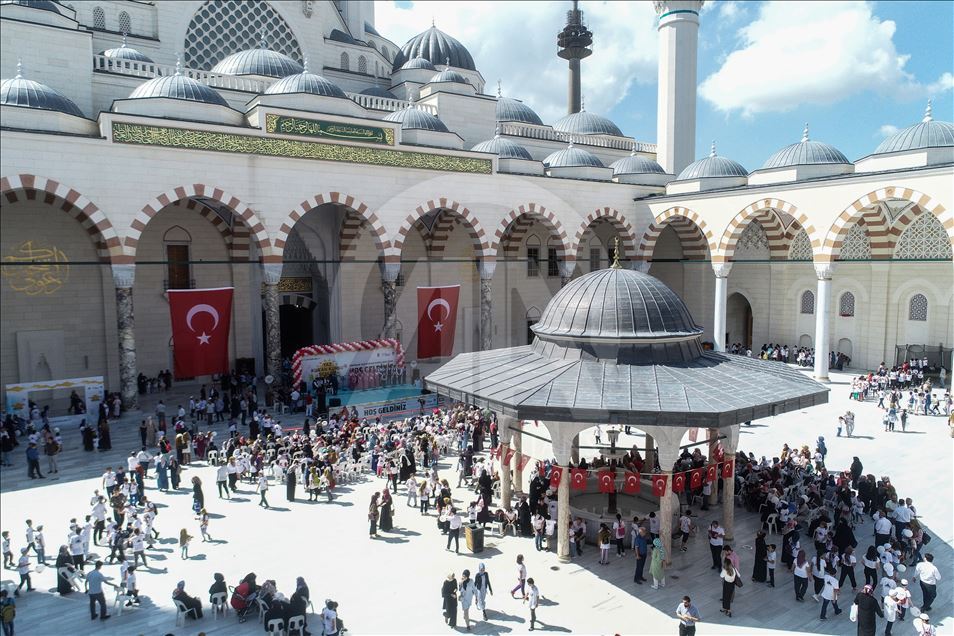 Büyük Çamlıca Camisi'nde Yaz Kuran Kursu Şenliği