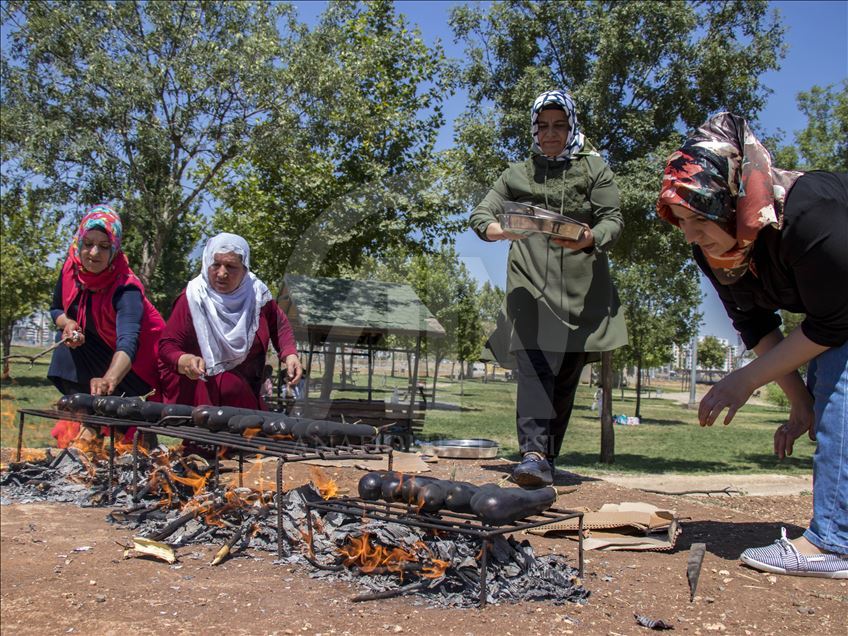 Diyarbakır'da mangal ateşleri "babaganuç" için yanmaya başladı