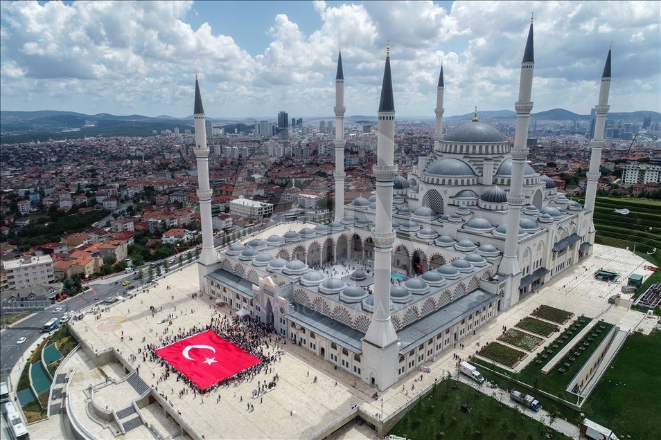 Büyük Çamlıca Camisi'nde Yaz Kuran Kursu Şenliği