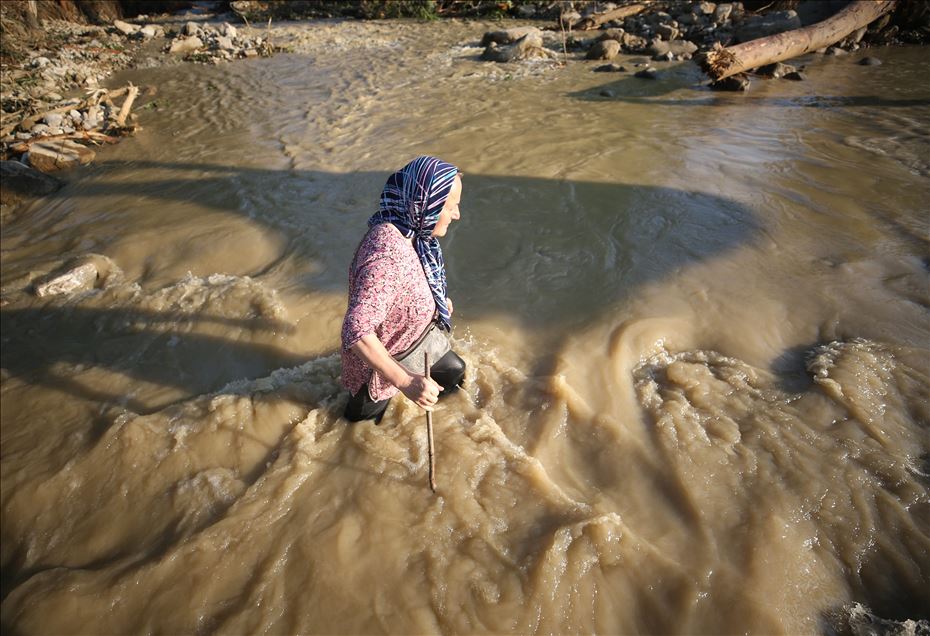 Düzce'deki su baskını ve toprak kayması
