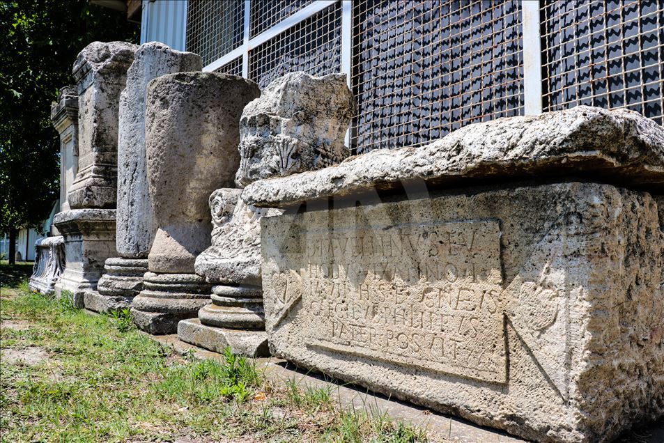 Farklı mimari stillerin kesiştiği Balkan şehri: Üsküp