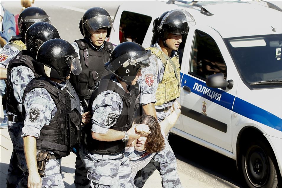 Rusya'da seçim protestosu
