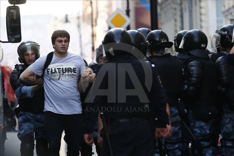 Rusya'da seçim protestosu
