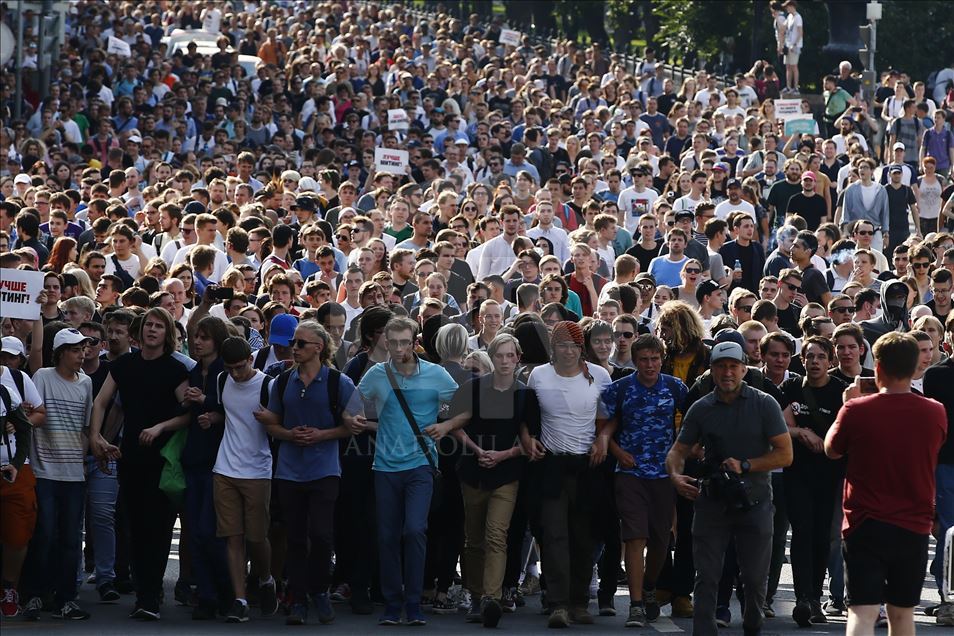 Rusya'da seçim protestosu
