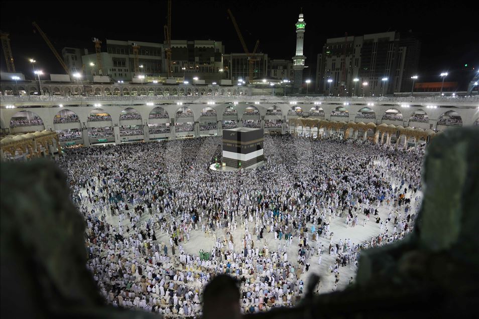 Kabe'de yatsı namazı