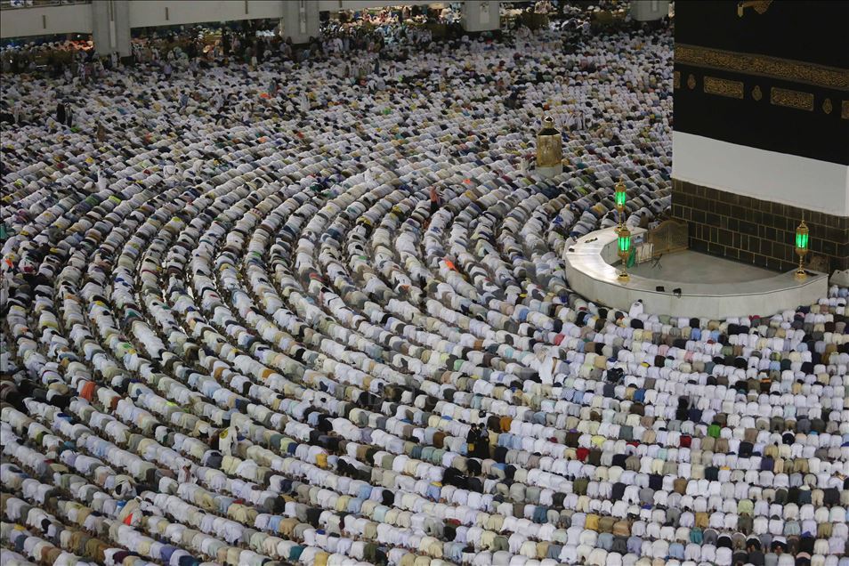 Kabe'de yatsı namazı