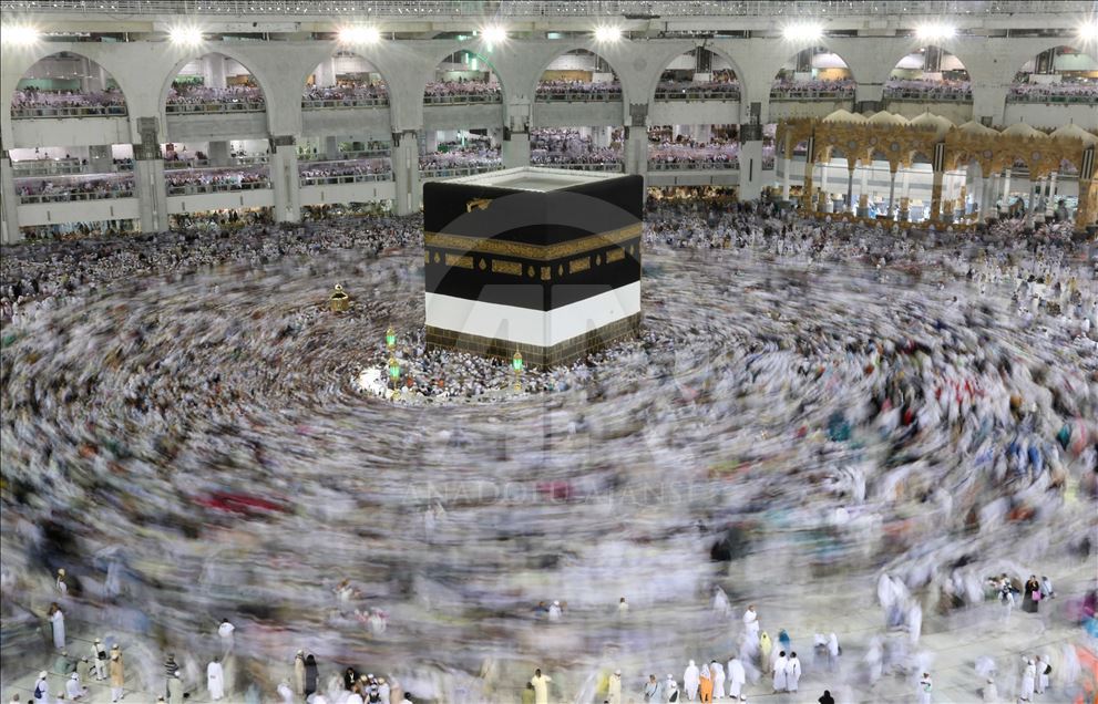 Kabe'de yatsı namazı