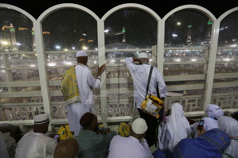 Night prayer at Masjid al-Haram in Mecca