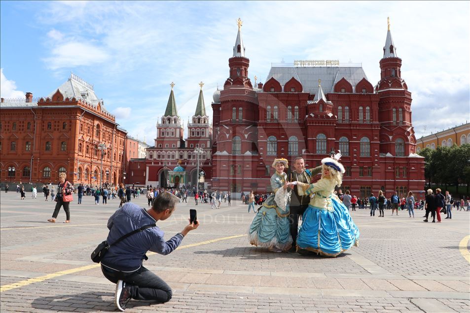 Sheshi i Kuq i Moskës çdo ditë vizitohet nga mijëra turistë
