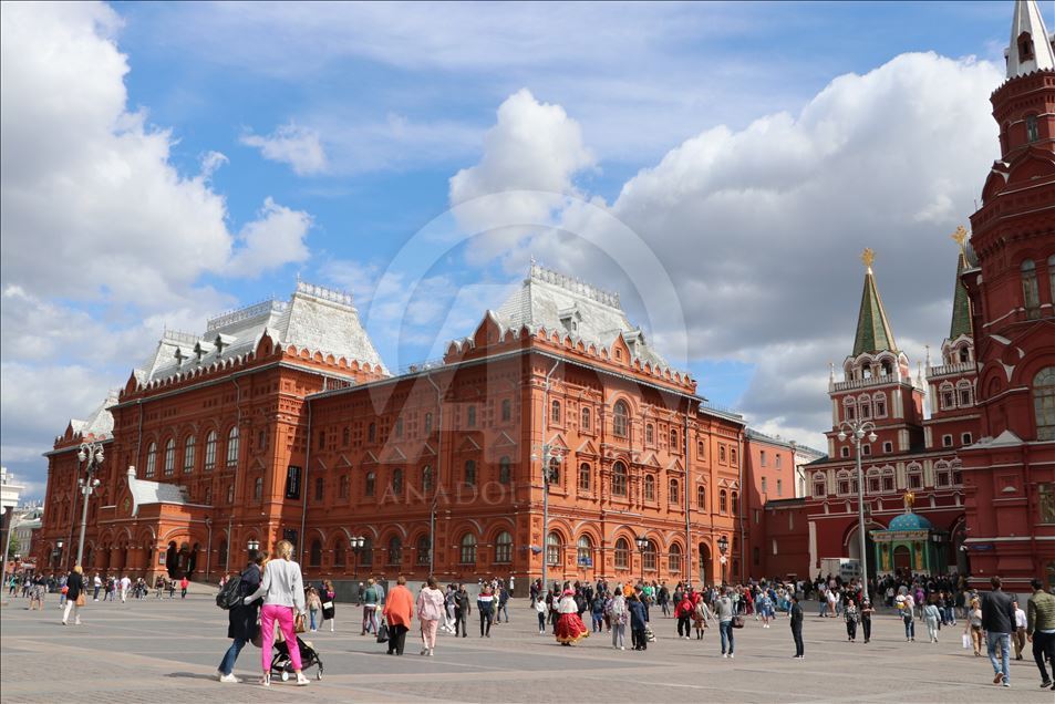Sheshi i Kuq i Moskës çdo ditë vizitohet nga mijëra turistë
