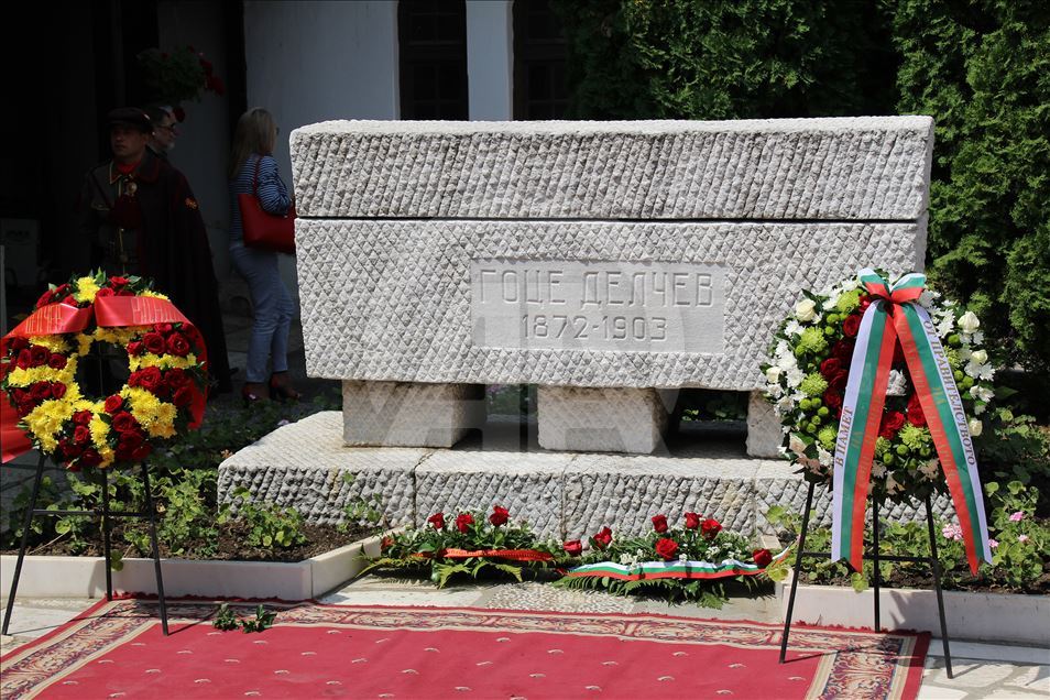 Заев и Борисов положија венец пред гробот на Гоце Делчев