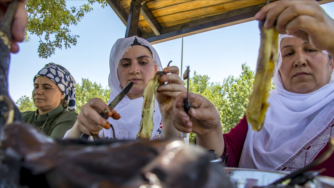 "بابا غنوج".. أكلة الشتاء تُطهى صيفًا في ديار بكر