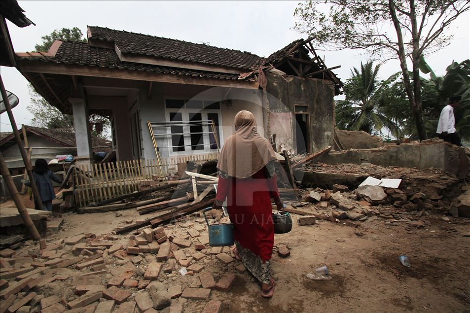 Puluhan rumah rusak akibat gempa di Banten