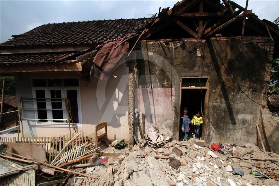 Puluhan rumah rusak akibat gempa di Banten