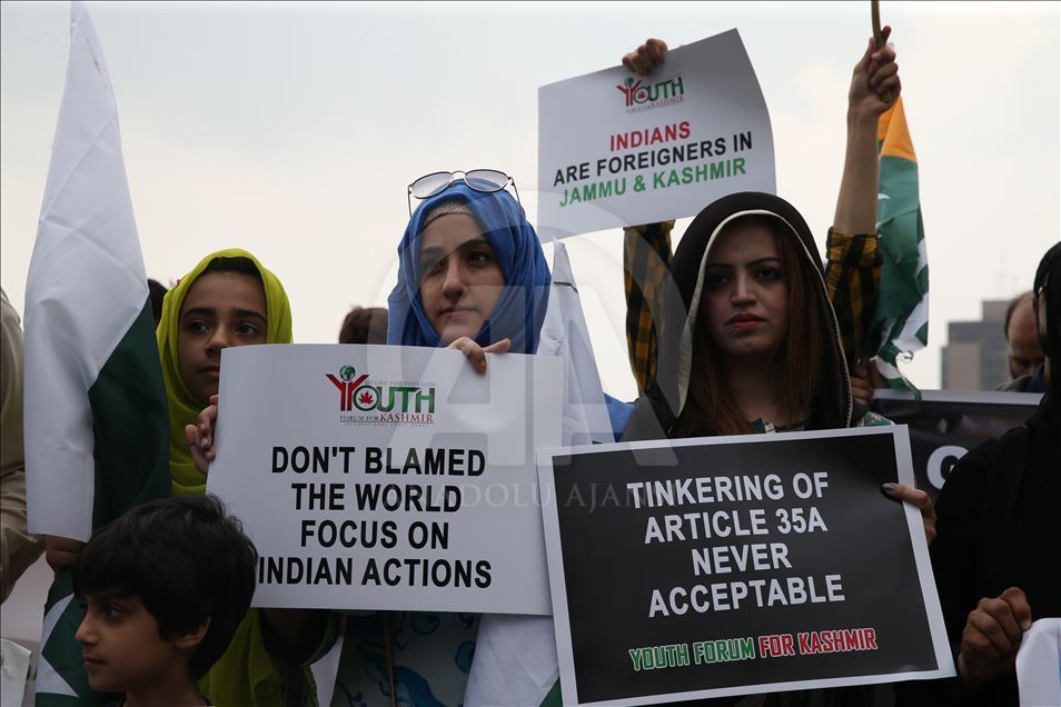 Hindistan'ın Keşmir kararı Pakistan'da protesto edildi