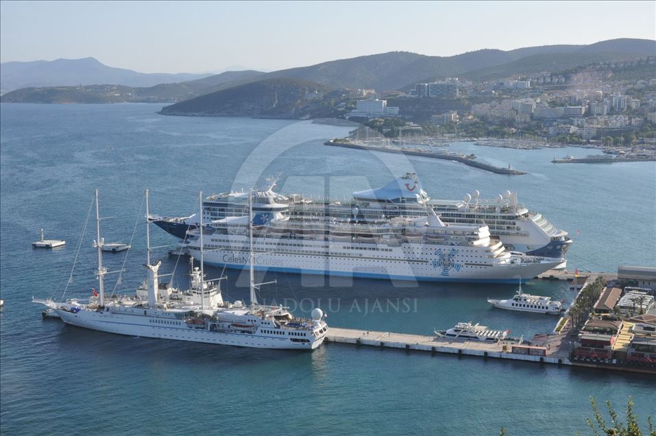 رونق گردشگری با ورود کشتی‌های کروز به سواحل ترکیه
