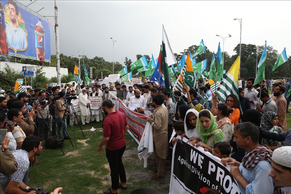 Protest against Indian government's decision on Kashmir in Islamabad