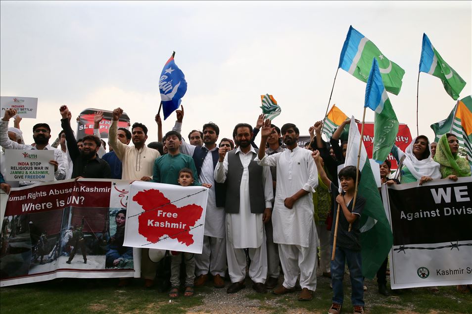 Protest against Indian government's decision on Kashmir in Islamabad