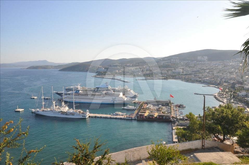 رونق گردشگری با ورود کشتی‌های کروز به سواحل ترکیه
