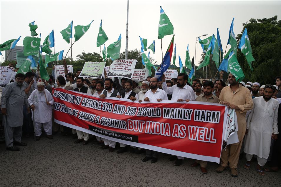 Protest against Indian government's decision on Kashmir in Islamabad