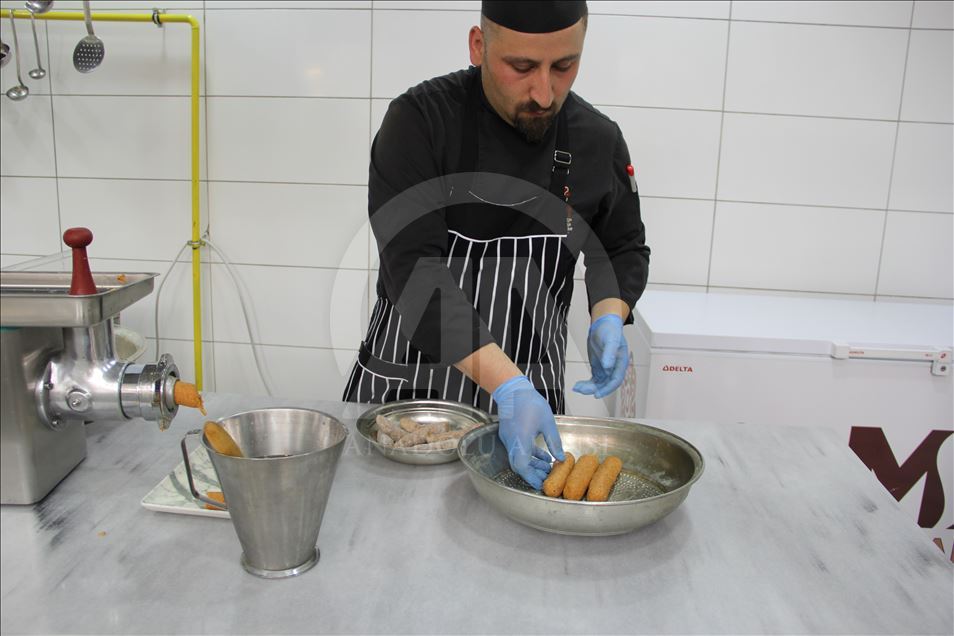 Gaziantep'in bayram lezzetleri: İçli köfte ve yuvalama