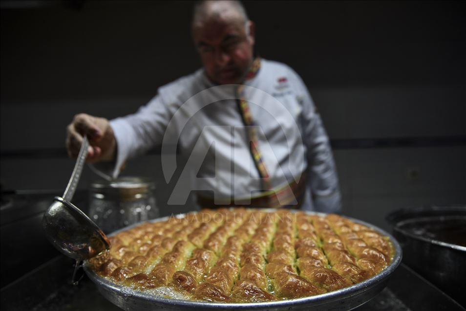 Baklava sellers' sweet rush