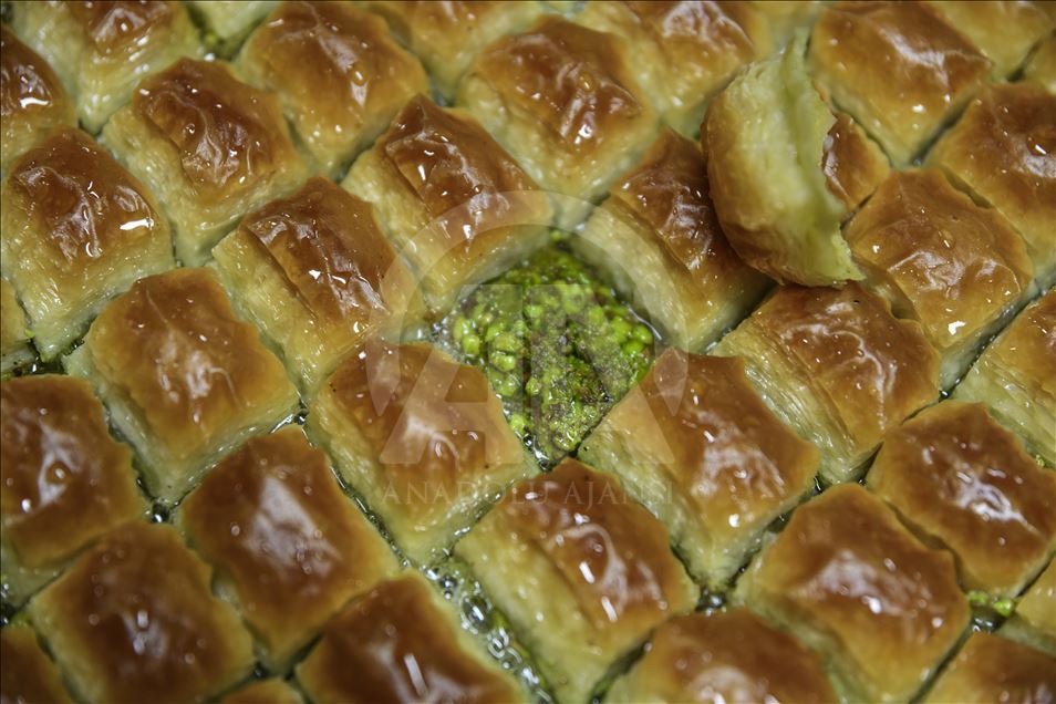 Baklava sellers' sweet rush