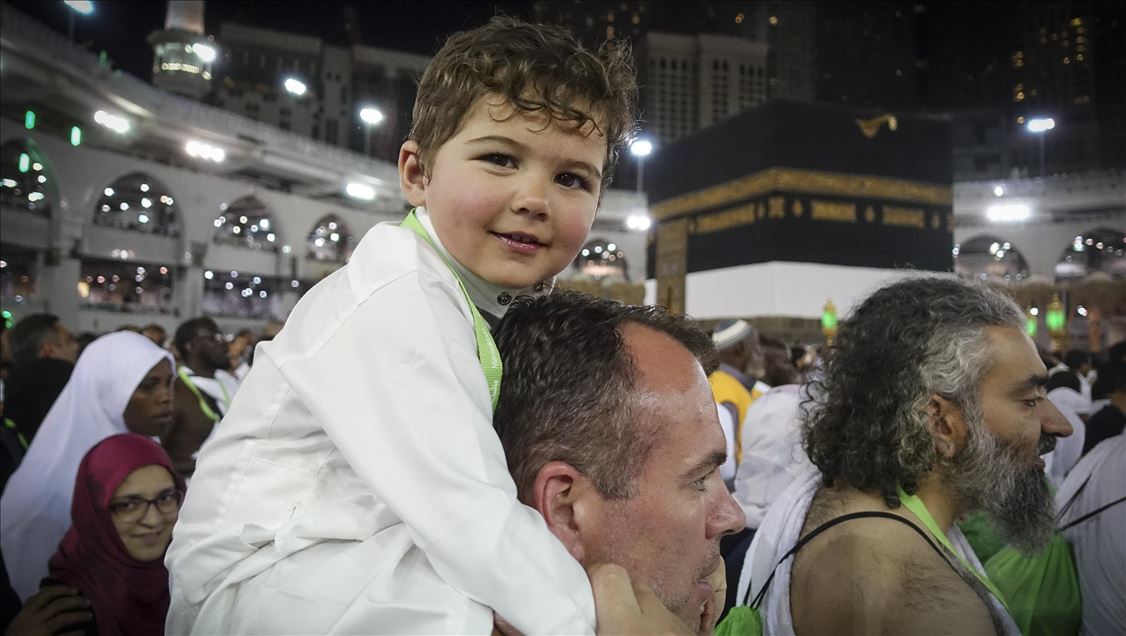 Children at the Kabaa