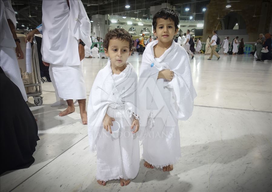 Children at the Kabaa
