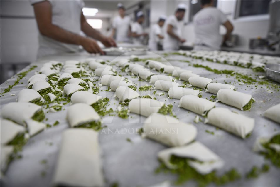 Baklava sellers' sweet rush
