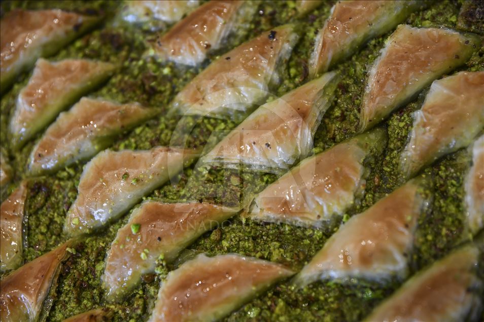 Baklava sellers' sweet rush
