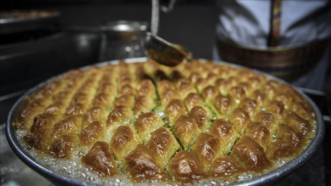 Baklava sellers' sweet rush