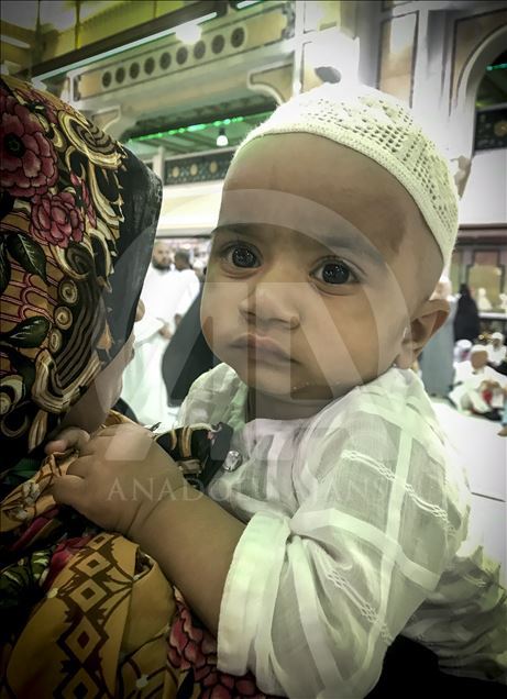 Children at the Kabaa