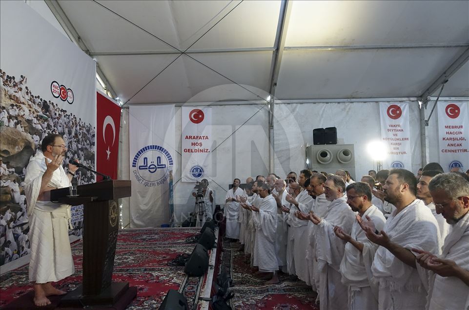 Hacı adayları Arafat'ta