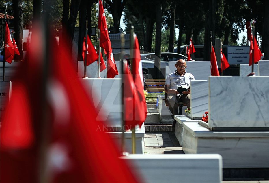 Edirnekapı Şehitliğinde hüzünlü bayram arifesi