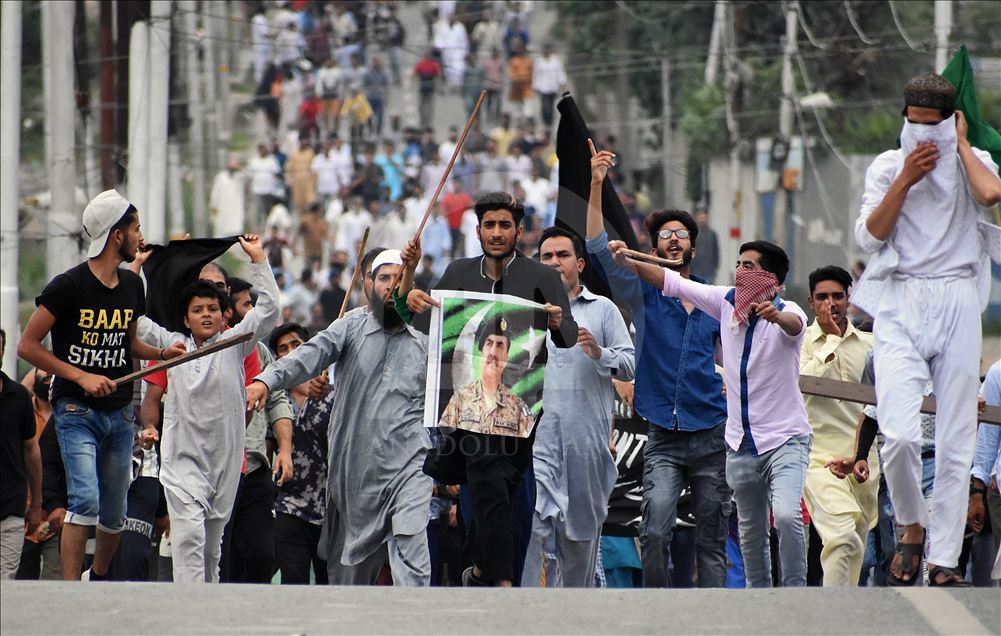 Demonstrations in Kashmir against India's move