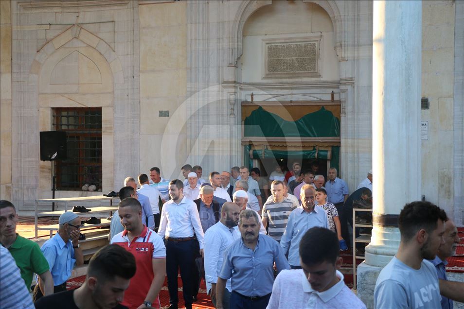 Në vendet e rajonit falet namazi i Kurban Bajramit (Shkup)