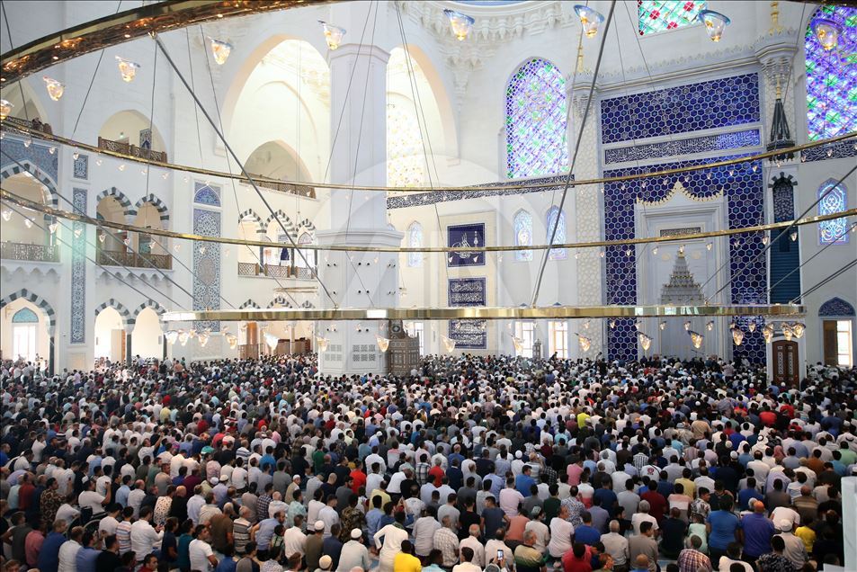 Muslimani širom svijeta obilježavaju Kurban-bajram - Istanbul