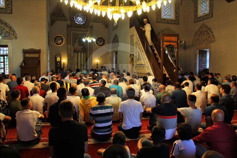 Në vendet e rajonit falet namazi i Kurban Bajramit (Prizren)