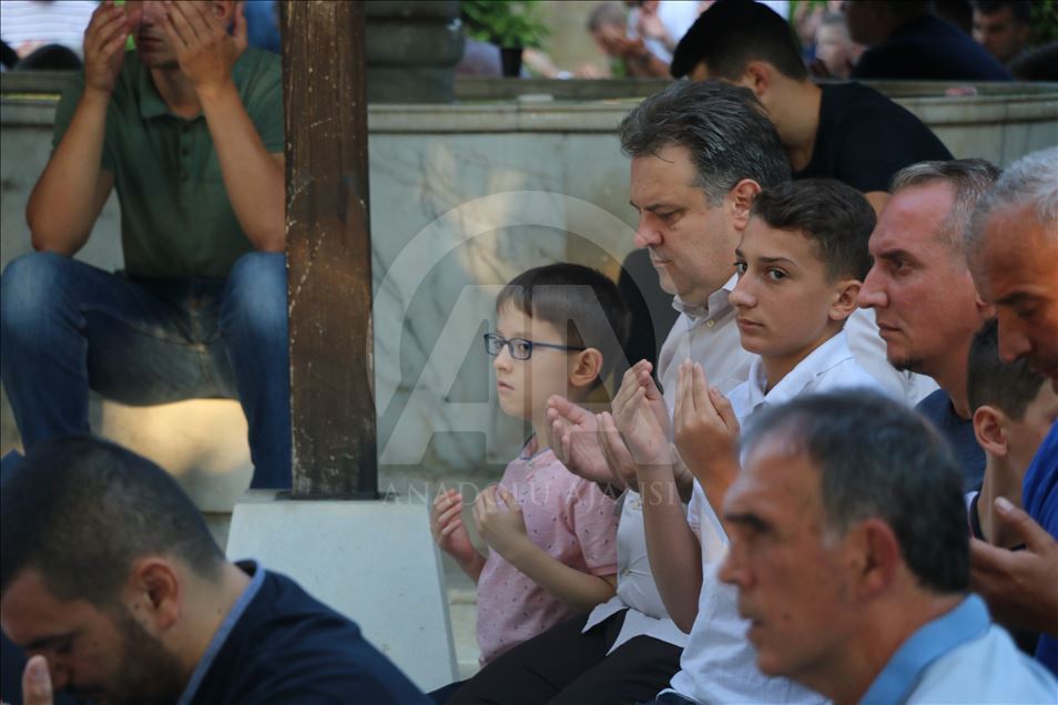 Në vendet e rajonit falet namazi i Kurban Bajramit (Shkup)